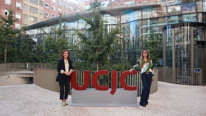 Mercedes LLop, directora de Máster en Dirección de Empresas Logísticas y Cadena de Suministro de la UCJC y Marta Serrano, directora de Grado en Transporte y Logística de la UCJC