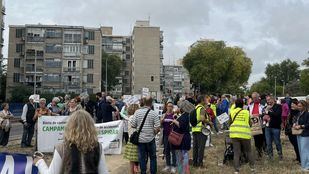 Vecinos de Aluche y Campamento manifestándose por el soterramiento de la A5