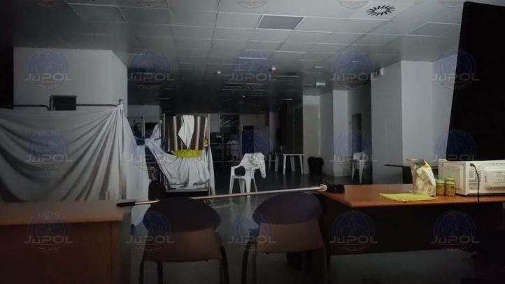 Imagen de las medidas de seguridad en la sala de asilo del Aeropuerto Adolfo Suárez Madrid-Barajas