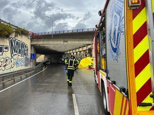Fallece una conductora de 24 años en un ramal de la M-45 en Villa de Vallecas