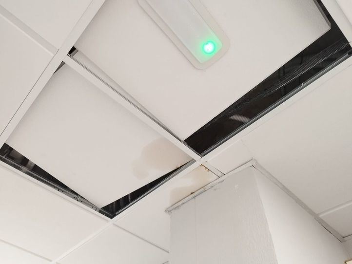 Hacinamiento y filtraciones: técnicos de la Comunidad anotan 'deficiencias' en los juzgados de Collado Villalba