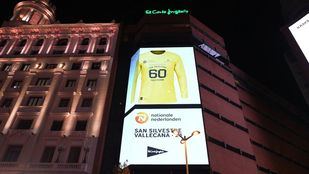 El Corte Inglés presenta la camiseta de la San Silvestre Vallecana