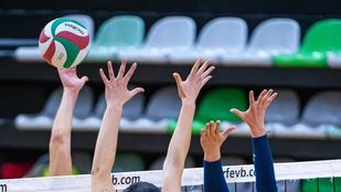 La Justicia absuelve a un entrenador de voleibol de agresión sexual a dos jugadoras, una menor