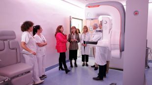 El Hospital Ramón y Cajal duplicará mamografías preventivas para combatir el cáncer de mama