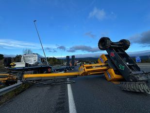 Retenciones en la AP-6 tras choque entre un turismo y un camión de grúa