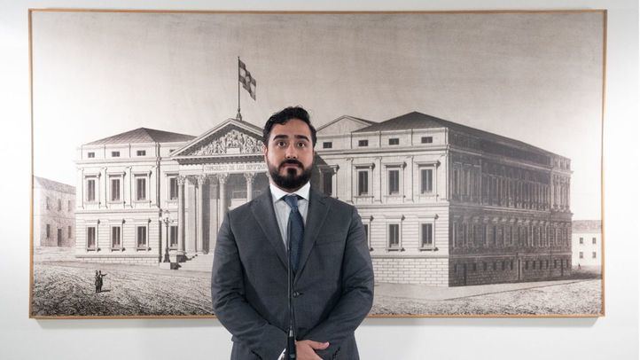 El eurodiputado electo Luis 'Alvise' Pérez Fernández, líder de la agrupación Se Acabó la Fiesta, ofrece una rueda de prensa tras el acto de acatamiento a la Constitución de los candidatos proclamados electos tras las elecciones al Parlamento Europeo