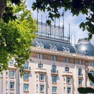 Historia, ciencia y artesanía: el Palace recupera la esencia original de su fachada