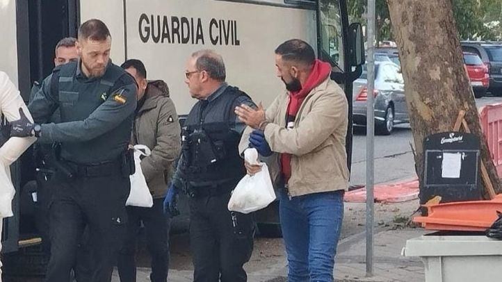 El acusado de matar a su pareja en un rito esotérico llega a la Audiencia de Madrid