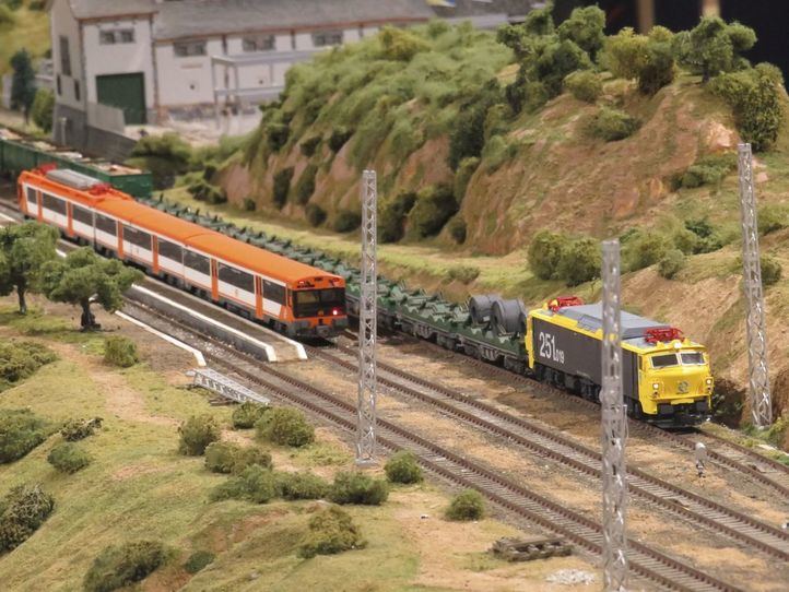 Una maqueta de trenes