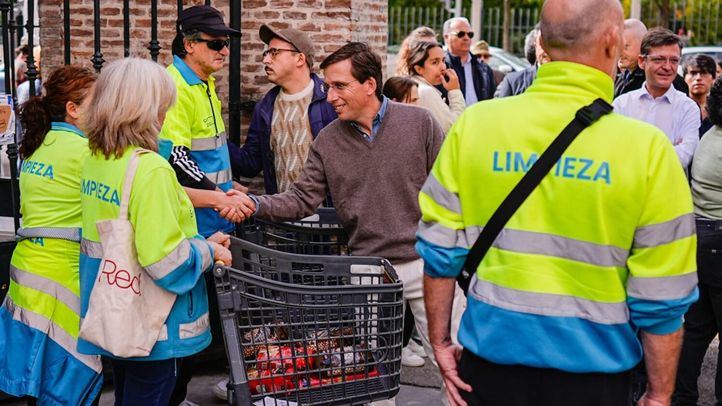Punto de recogida solidaria para los afectados por la DANA en Chamberí