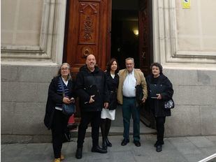 La Fiscalía recibe la primera denuncia por muertes de mayores por Covid en su domicilio sin asistencia