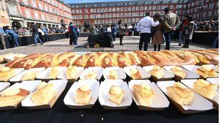 Música, danza y degustación de la corona de la Almudena para honrar a la patrona de Madrid