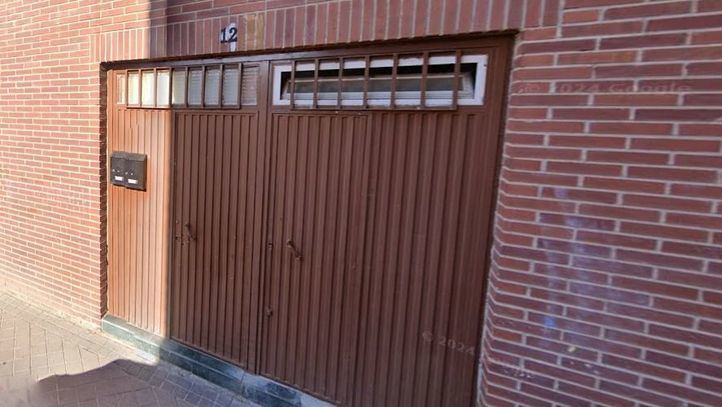 Buscan a dos hombres por apuñalar anoche a otro en el cuello a la salida de una vivienda en Vallecas