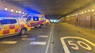 Un accidente en el túnel de Conde de Casal deja dos heridos graves y tres leves