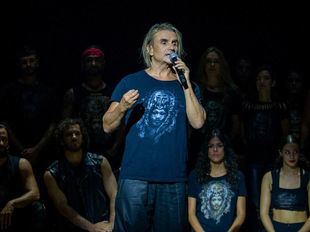 La becaria de 'Malinche' ratifica en el juzgado su denuncia contra Nacho Cano