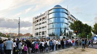 Vecinos de vilaverde protesta contra la construcción de un crematorio al lado del tanatorio M40.