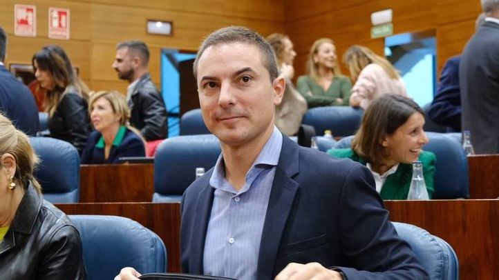 Juan Lobato en la Asamblea de Madrid