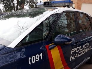 Despliegue policial para desokupar el centro social 'La Atalaya' en Puente de Vallecas