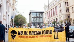 Asociaciones vecinales de Usera y Villaverde protestan contra el crematorio en la M-40