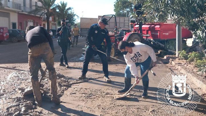 Efectivos de la Policía Municipal en municipios afectados por la DANA