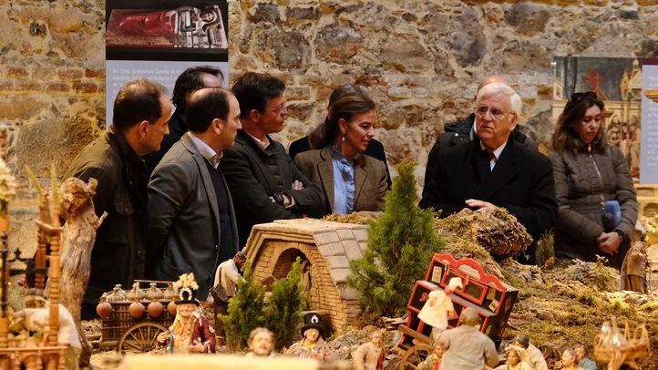 El Retiro acoge un belén napolitano de 150 figuras