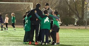 Rugby Gorilas Moratalaz, a la espera de anotar en el campo de rugby del distrito