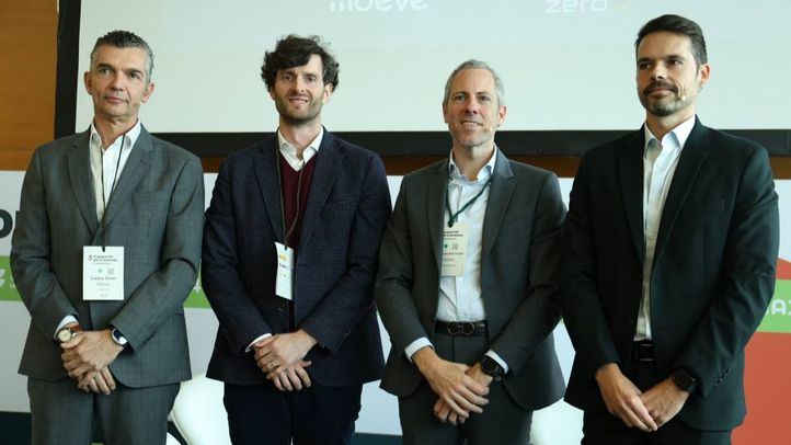 Carlos Giner, director de Biocombustibles de Moeve; Gonzalo Requera, director de Infraestructuras e Innovación de Mercamadrid; Pablo Caballero, director de Negocio Industrial de PreZero; y Alberto Casillas, director de Retema y moderador