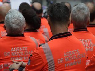 El Ayuntamiento refuerza su cuerpo de Agentes de Movilidad con militares de tropa y marinería