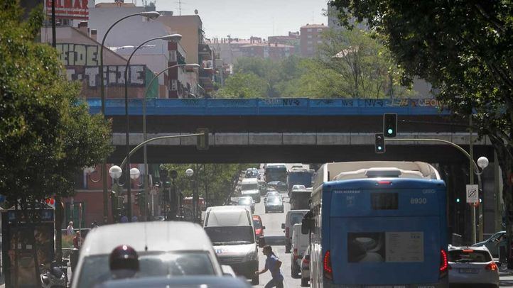 Vista del Puente de Vallecas y la avenida de la Albufera desde la calle Ciudad de Barcelona.