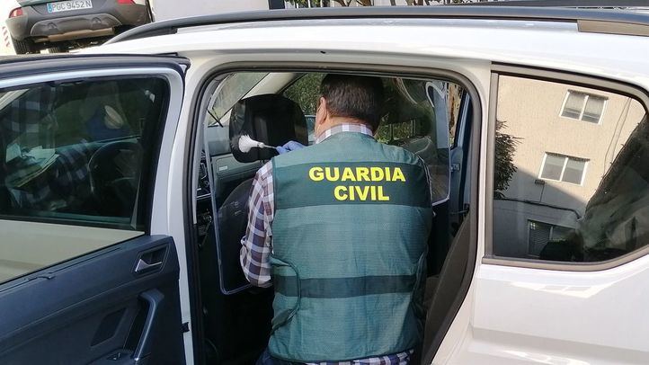 Inspección del vehículo de Emilio 'El Loco' en Chapinería