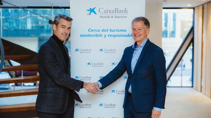 Xicu Costa, director territorial de CaixaBank en Madrid, y Carlos Erburu-Zazpe, director general Thompson Madrid & Hyatt