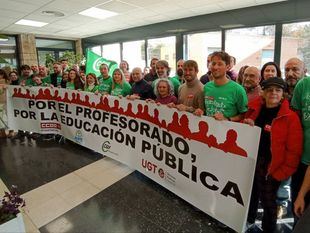 Sindicatos de Educación se encierran en la Dirección del Área Territorial de Madrid-Capital