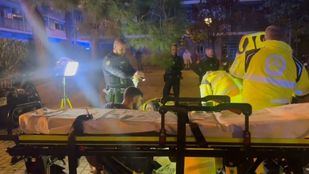 Bomberos rescatan a pareja mayor atrapada en un incendio en San Blas-Canillejas