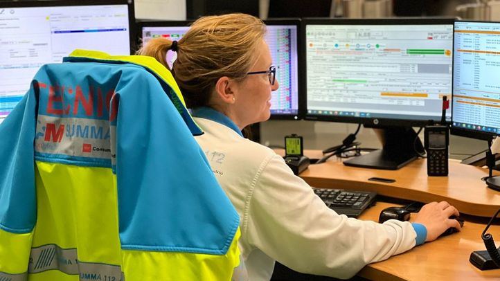 Médico del SUMMA112 en el Centro de Operaciones