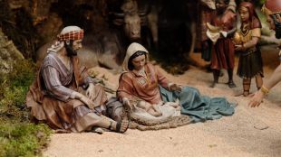 Un pueblo bereber y 480 figuras: así es el Belén de Sol