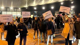 Los vecinos de Pozuelo de Alarcón se concentran contra el nuevo recinto ferial