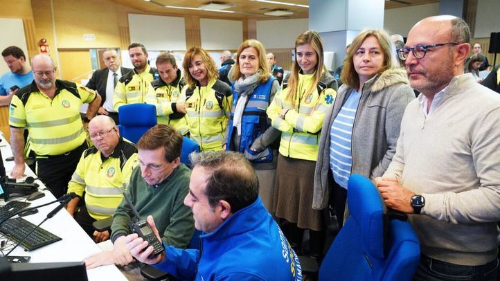 Almeida felicita la Navidad a los profesionales de los servicios públicos que trabajan en Navidad