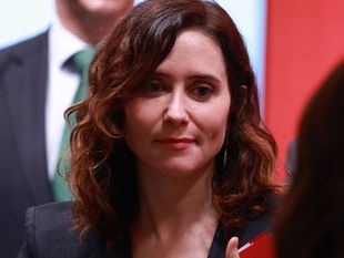 Rifirrafes con Sánchez, conflictos judiciales y bailes en la oposición: así ha sido el 2024 de Ayuso