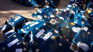 Más de 150 niños reciben juguetes en el Centro de Emergencia Temporal Las Caracolas por las fiestas navideñas