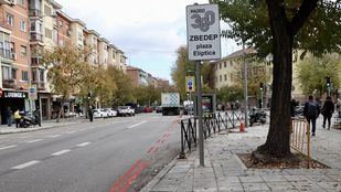 Señalización de la nueva zona de bajas emisiones en Plaza Elíptica