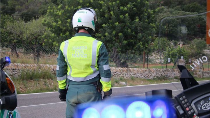 Un agente de la Guardia Civil de Tráfico, en una imagen de archivo