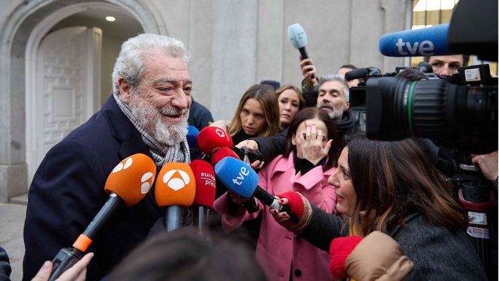 El jefe de gabinete de la presidenta de la Comunidad de Madrid, Isabel Díaz Ayuso, Miguel Ángel Rodríguez, ofrece declaraciones a los medios a su llegada a declarar al Tribunal Supremo