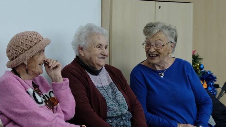 Momento de la fiesta de celebración de la Navidad organizada por Atende para las personas usuarias de Madrid