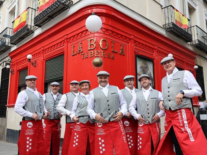Luisma García, Juan Carlos Rubio, Mara Verdasco, Antonio Cosmen, Nacho Sandoval, Josè Luque, Eduardo Collado, Miguel Grande, miembros de la Cofradía del Cocido Madrileño.