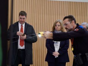 El uso del 'táser' ocasiona un "alto poder disuasorio" en situaciones de "alto riesgo"