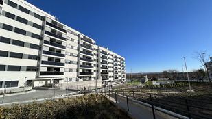 La Comunidad de Madrid entrega 166 nuevas viviendas del Plan Vive en Valdebebas