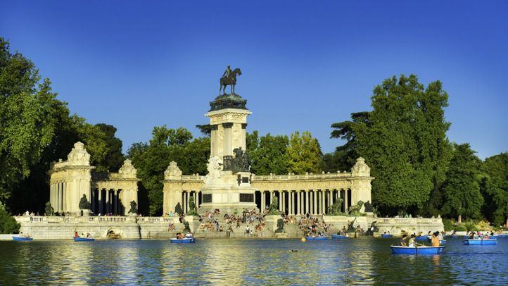 Lago y monumento a Alfonso XII en el Retiro - Paisaje de la Luz