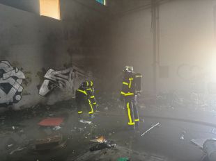 Arde una nave en Alcalá de Henares en la que vivían tres personas que han sido rescatadas