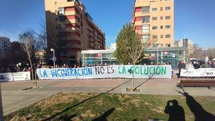 Marcha de nueve kilómetros para pedir el cierre de la incineradora de Valdemingómez