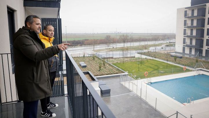 La Comunidad de Madrid entrega una nueva promoción de viviendas de alquiler asequible en Alcorcón, municipio que suma 822 casas del Plan Vive